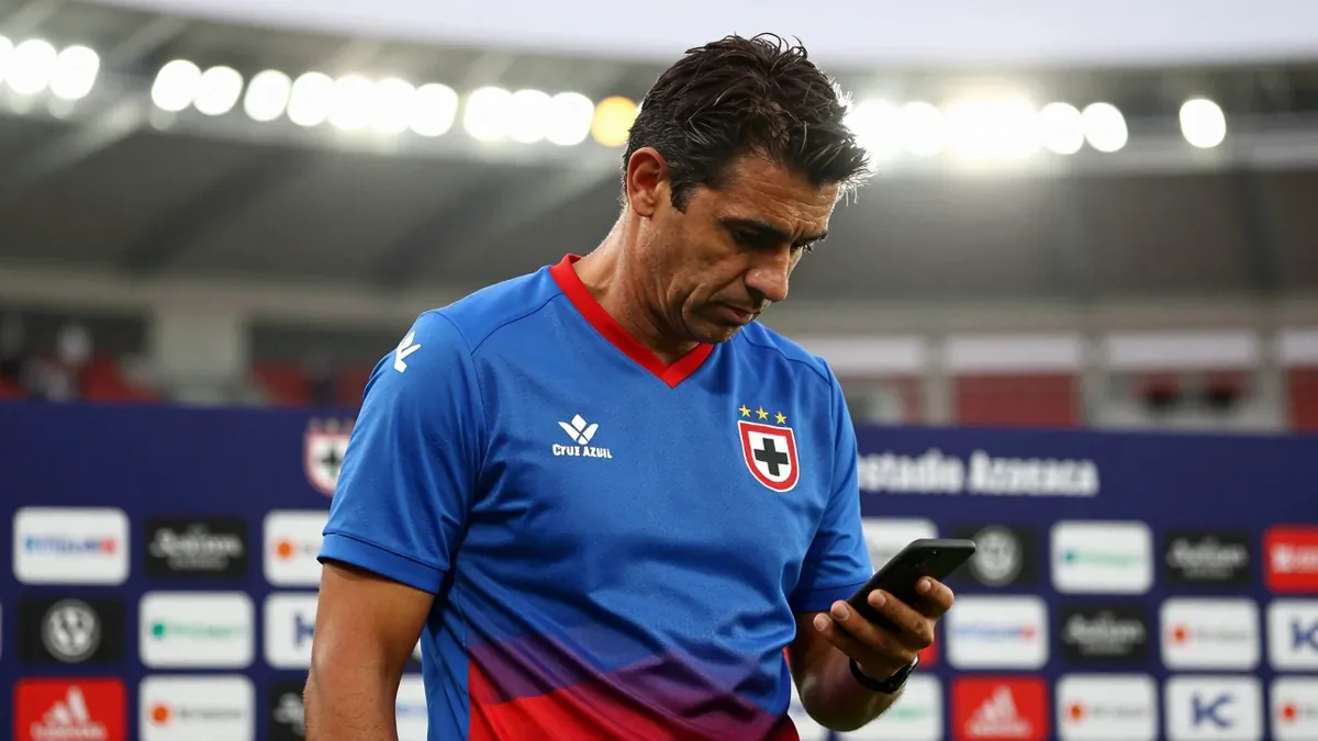 Erik Lira: Decision to Stay at Cruz Azul