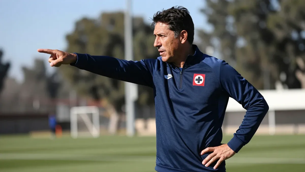 El estratega de Cruz Azul, Joel Huiqui, afirmó que el equipo prioriza su propio juego y la conquista del trofeo por...