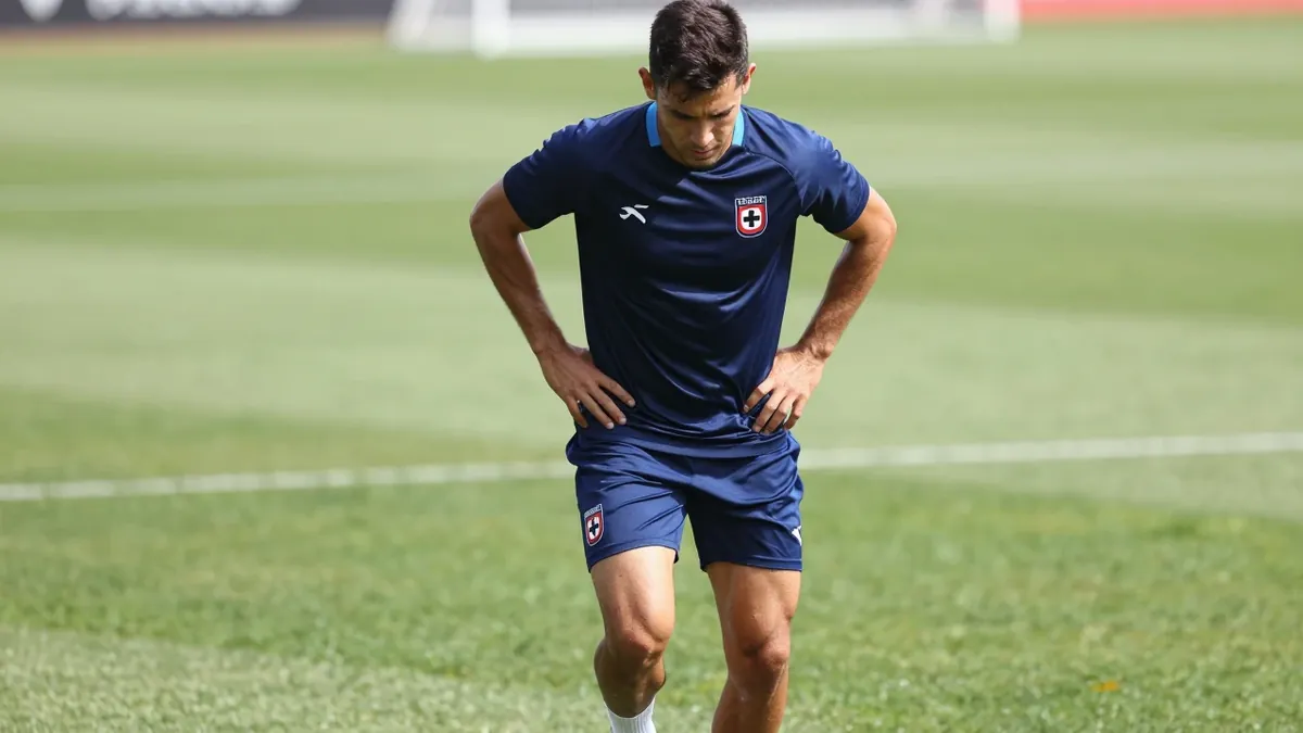 Cruz Azul midfielder Charly Rodríguez expects captain Erik Lira to leave the club in the December transfer window, after...