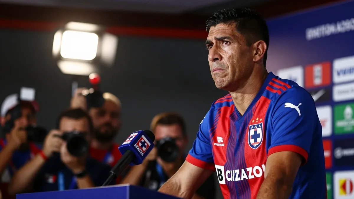 Críticas a Alan Montes tras su primera aparición en Cruz Azul